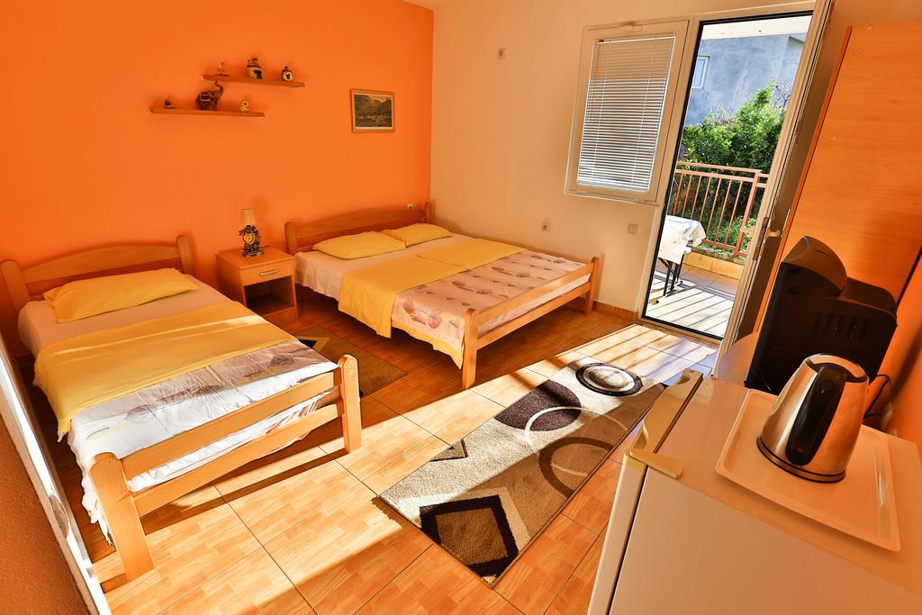 Apartments Vitic Sutomore Rum bild