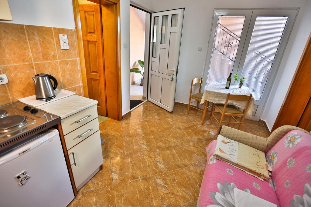 Apartments Vitic Sutomore Rum bild