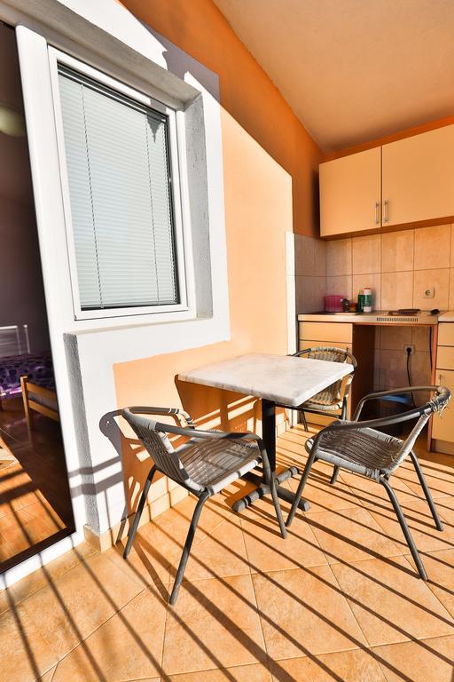 Apartments Vitic Sutomore Rum bild