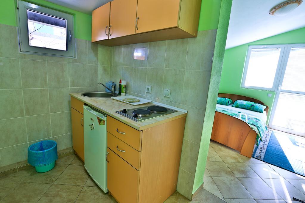 Apartments Vitic Sutomore Rum bild