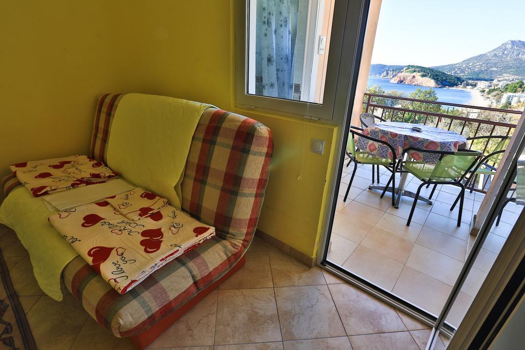Apartments Vitic Sutomore Rum bild